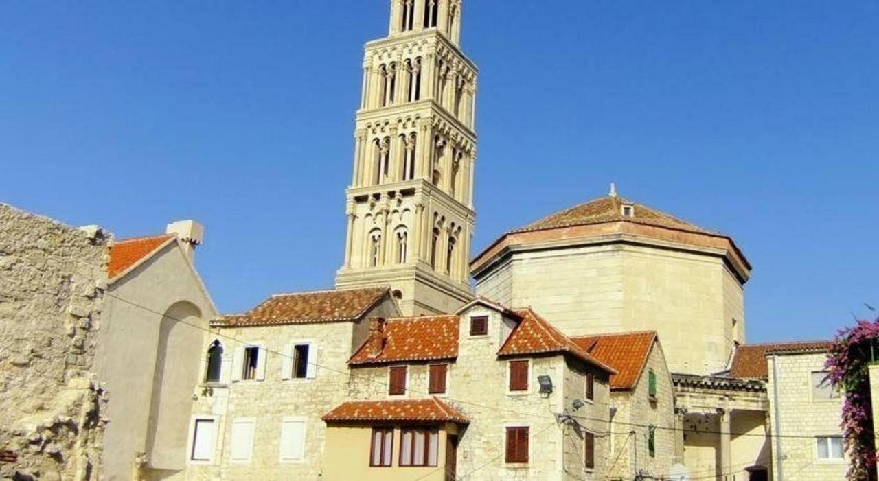 Down Town Split Exterior foto